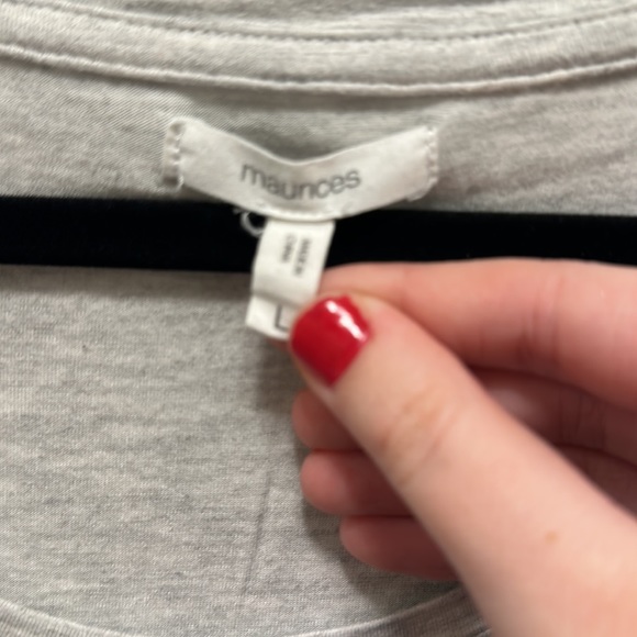 Maurices Floral Shamrock Graphic Top Size L - Picture 3 of 4